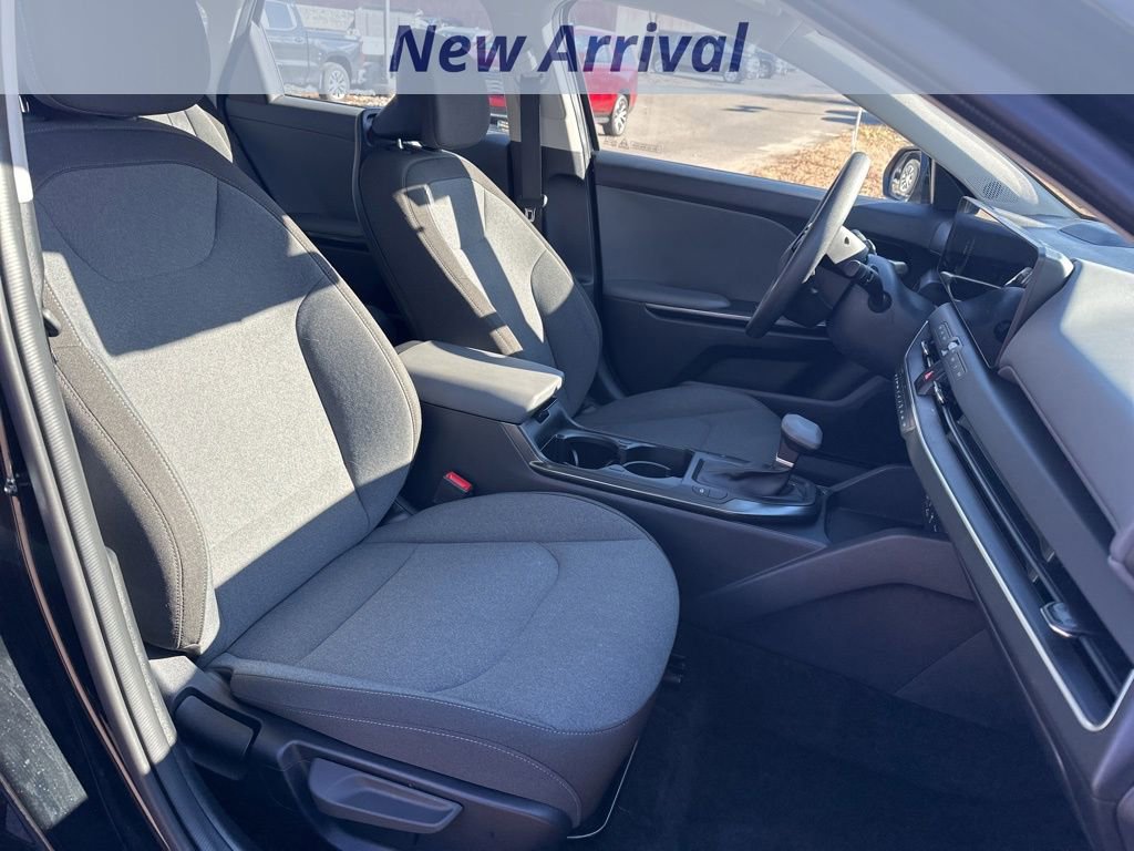 Used 2025 Kia K4 LXS image 7