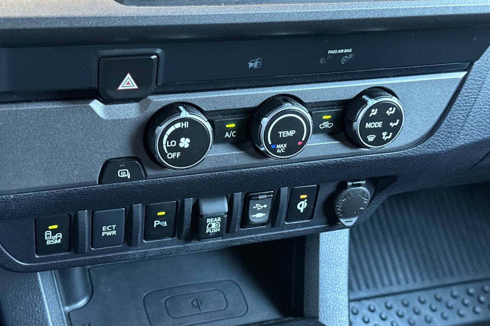 Used 2019 Toyota Tacoma TRD Sport w/ Exterior Package RWD image 19