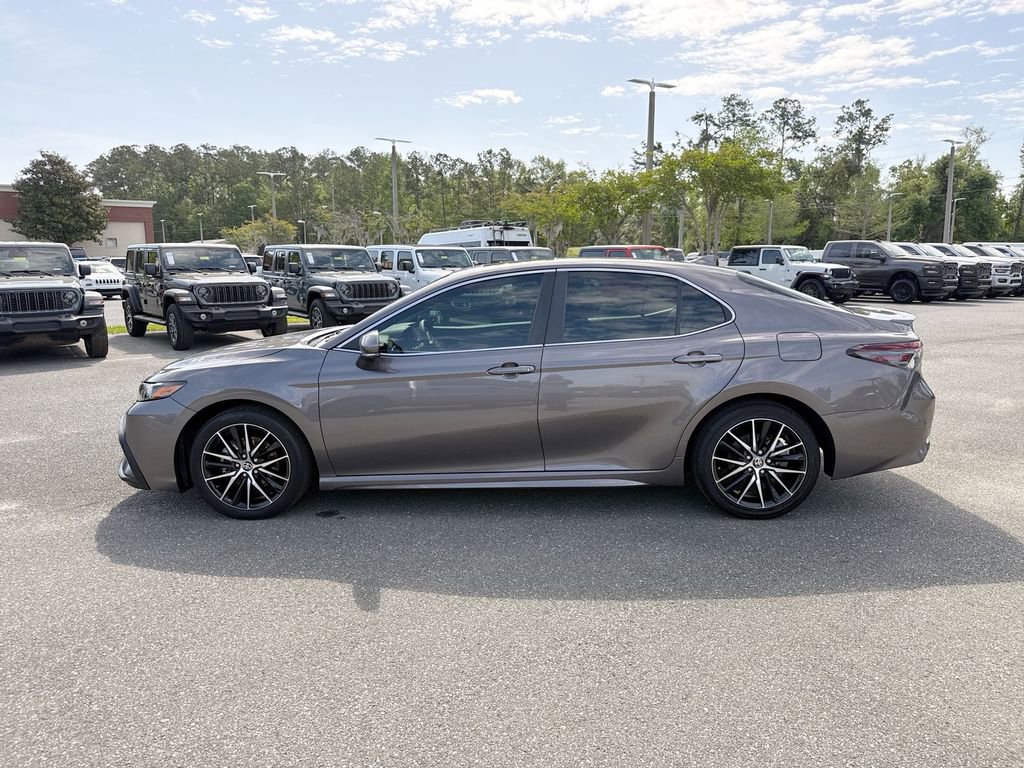 Used 2024 Toyota Camry SE w/ Convenience Package image 6