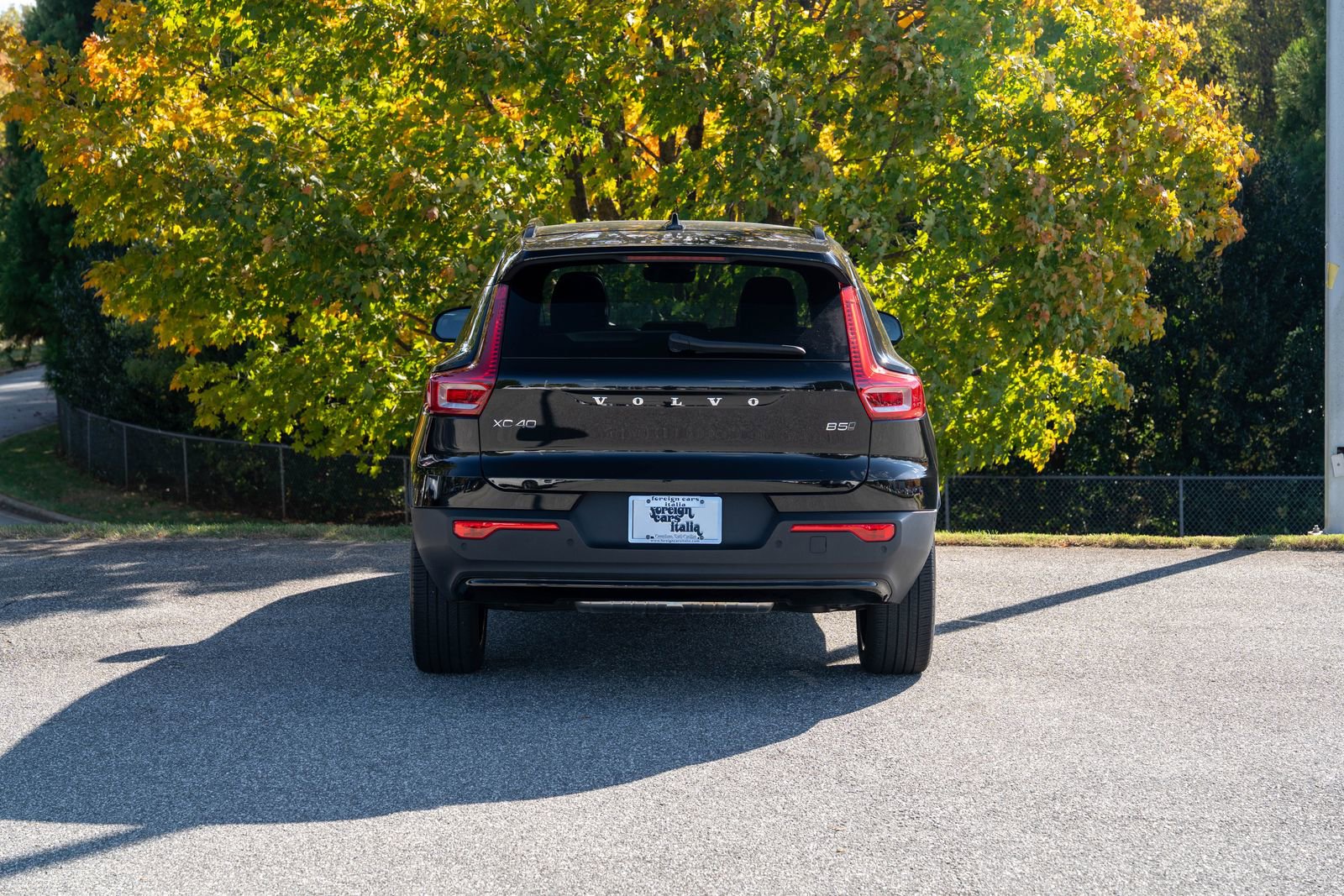 Used 2024 Volvo XC40 B5 Ultimate w/ Protection Package Premier image 6