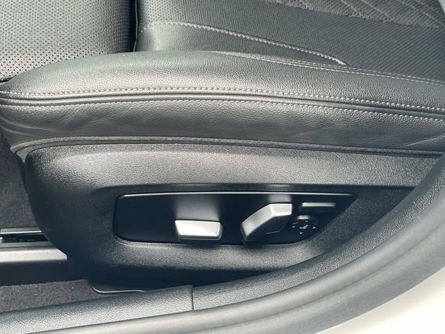 Used 2021 BMW 530i w/ M Sport Package image 18