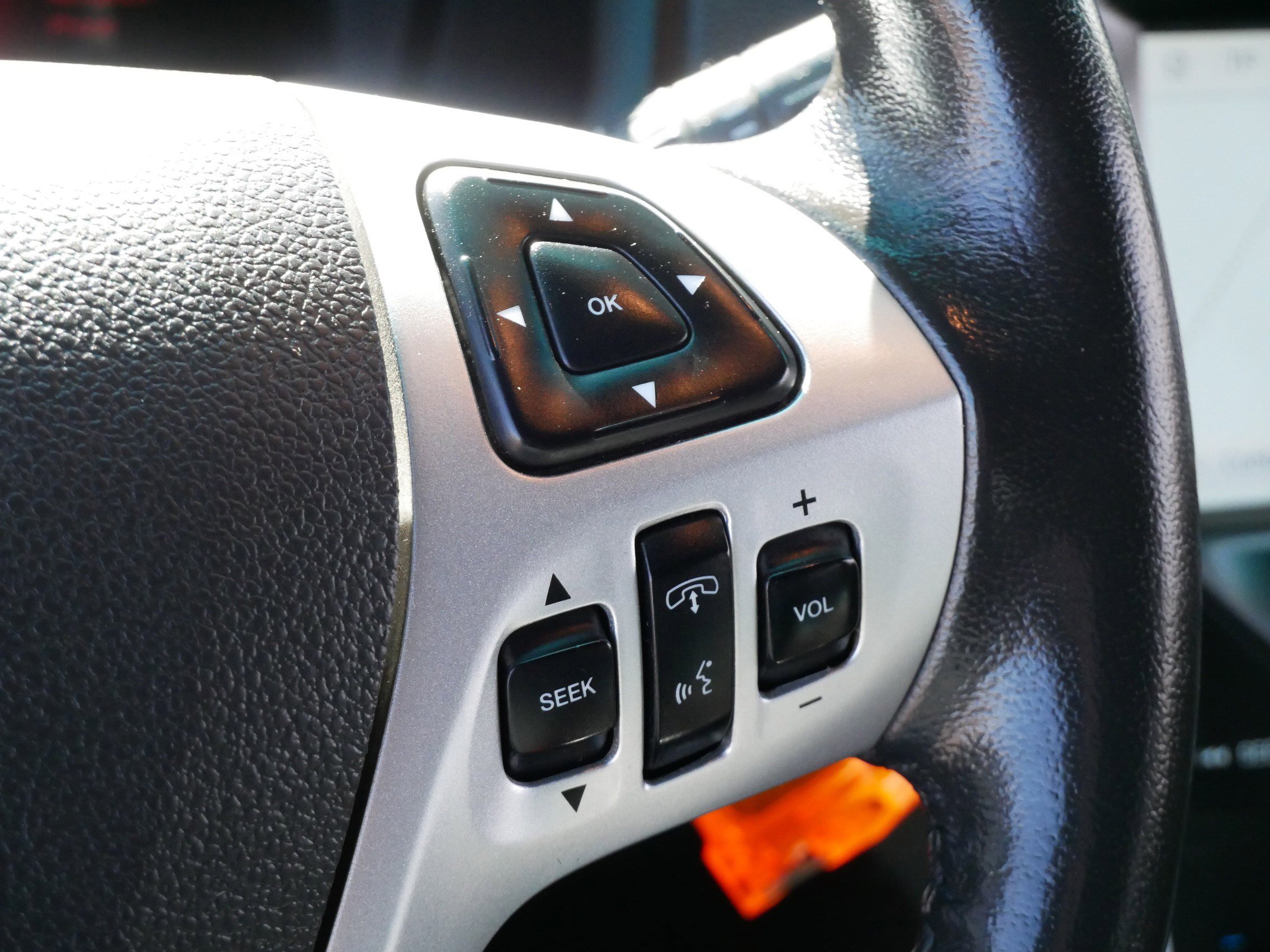 Used 2014 Ford Explorer XLT w/ Equipment Group 202A image 25