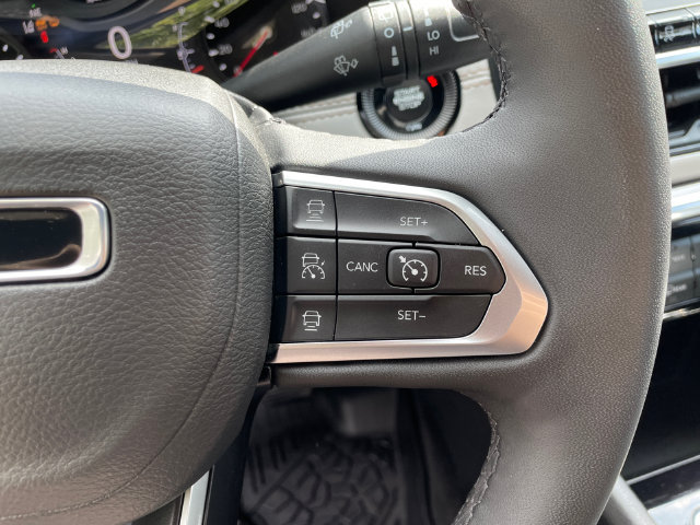 Used 2023 Jeep Compass Limited AWD/4WD image 31