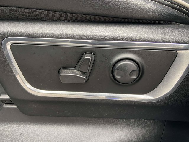 Used 2025 RAM 1500 Laramie w/ Sport Appearance Package AWD/4WD image 8