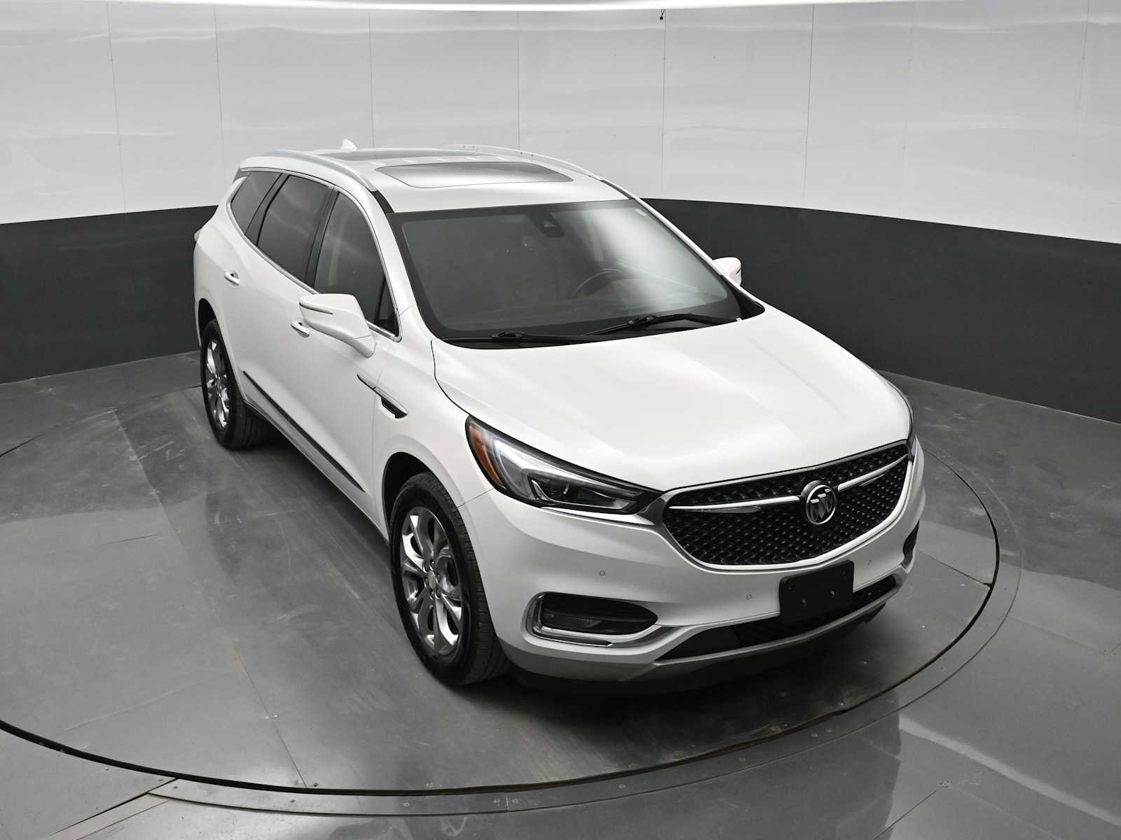 Used 2019 Buick Enclave Avenir w/ Avenir Technology Package AWD/4WD image 24