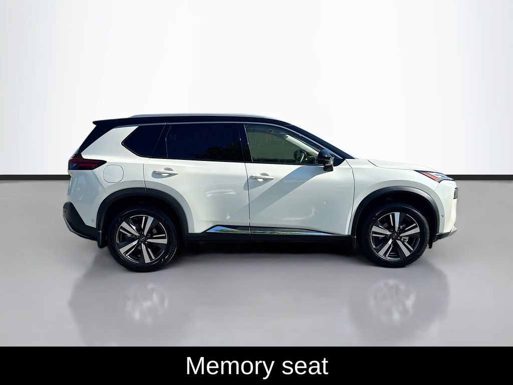 Certified 2022 Nissan Rogue Platinum w/ Head-Up Display Package FWD image 8