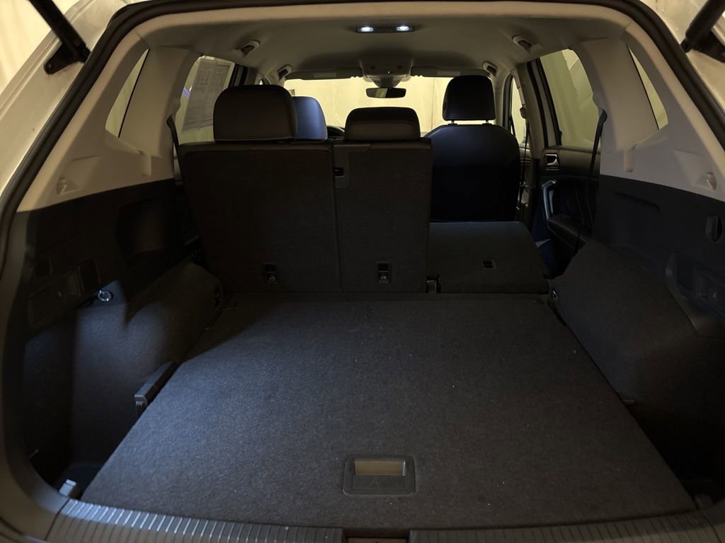 Used 2024 Volkswagen Tiguan SE image 9