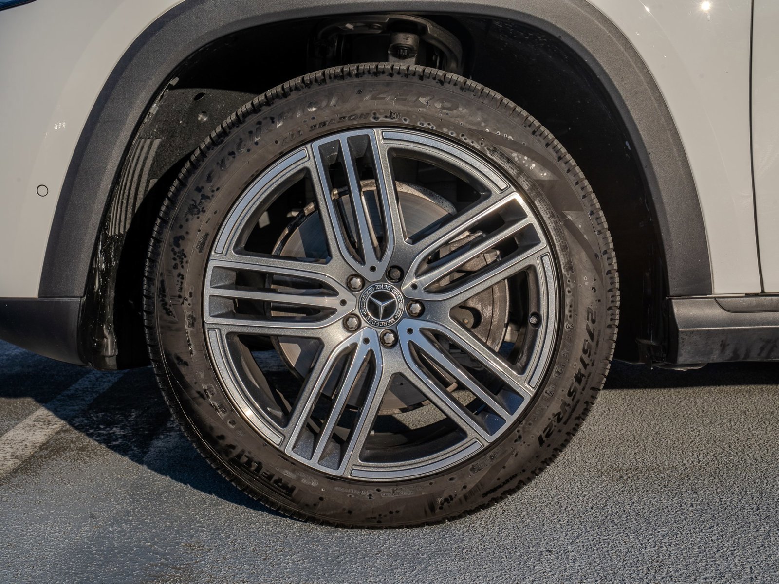 Used 2025 Mercedes-Benz GLS 450 4MATIC image 14