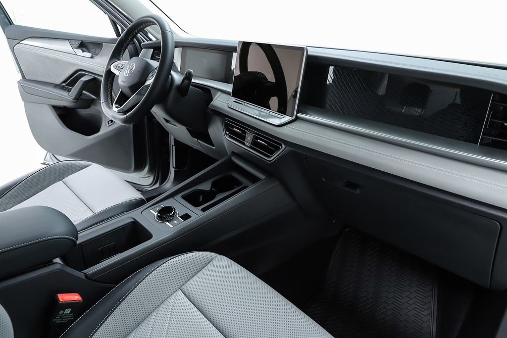 New 2026 Volkswagen Tiguan SE image 33