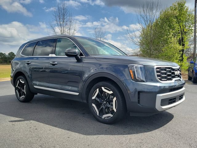 Used 2023 Kia Telluride S w/ S Sunroof Package image 3