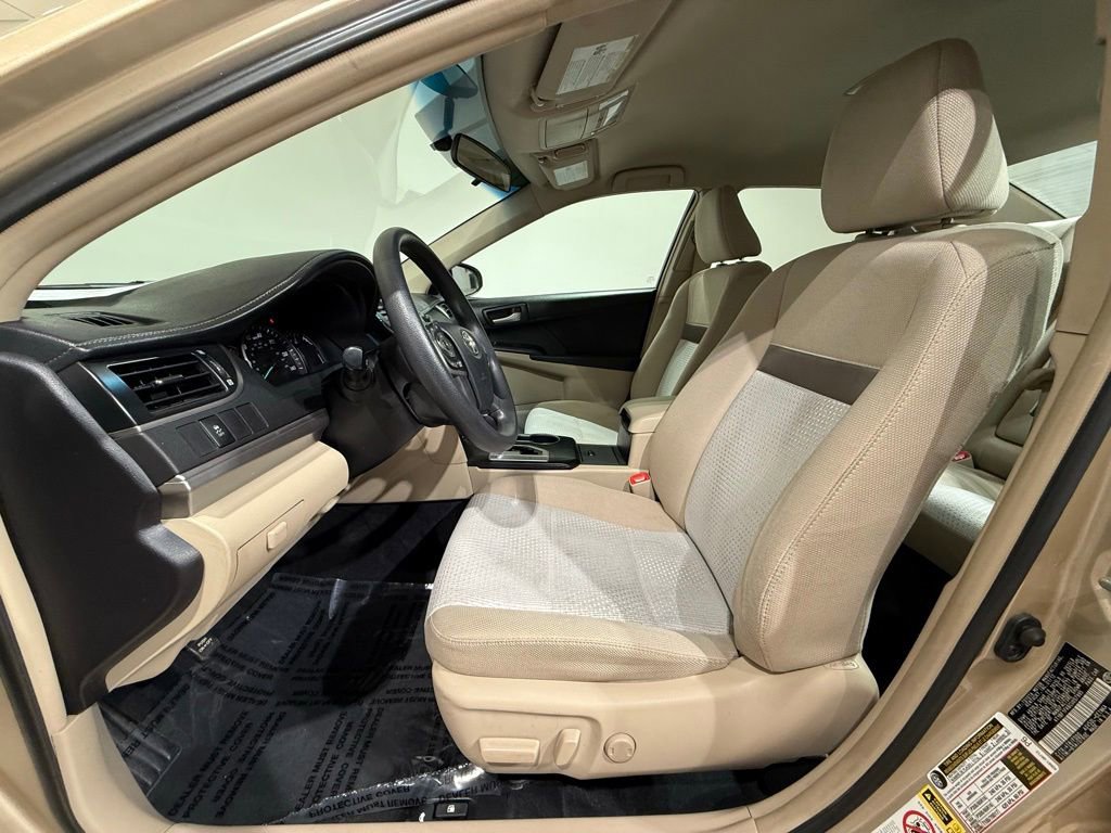 Used 2012 Toyota Camry LE image 12