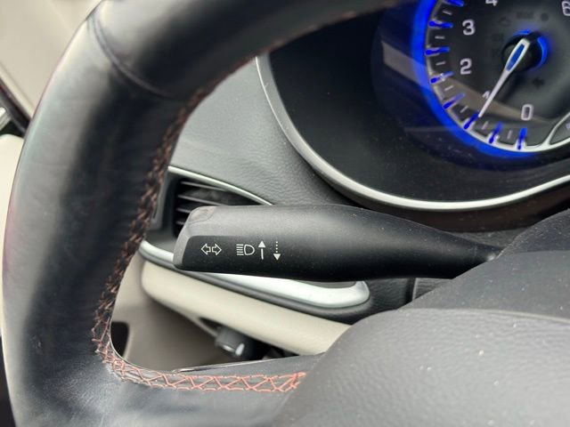 Used 2018 Chrysler Pacifica Touring-L Plus image 27