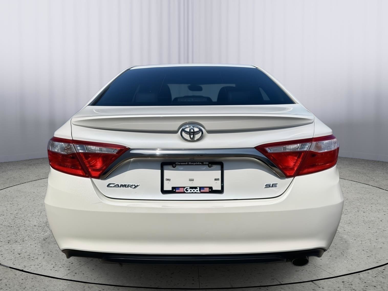 Used 2017 Toyota Camry SE FWD image 15