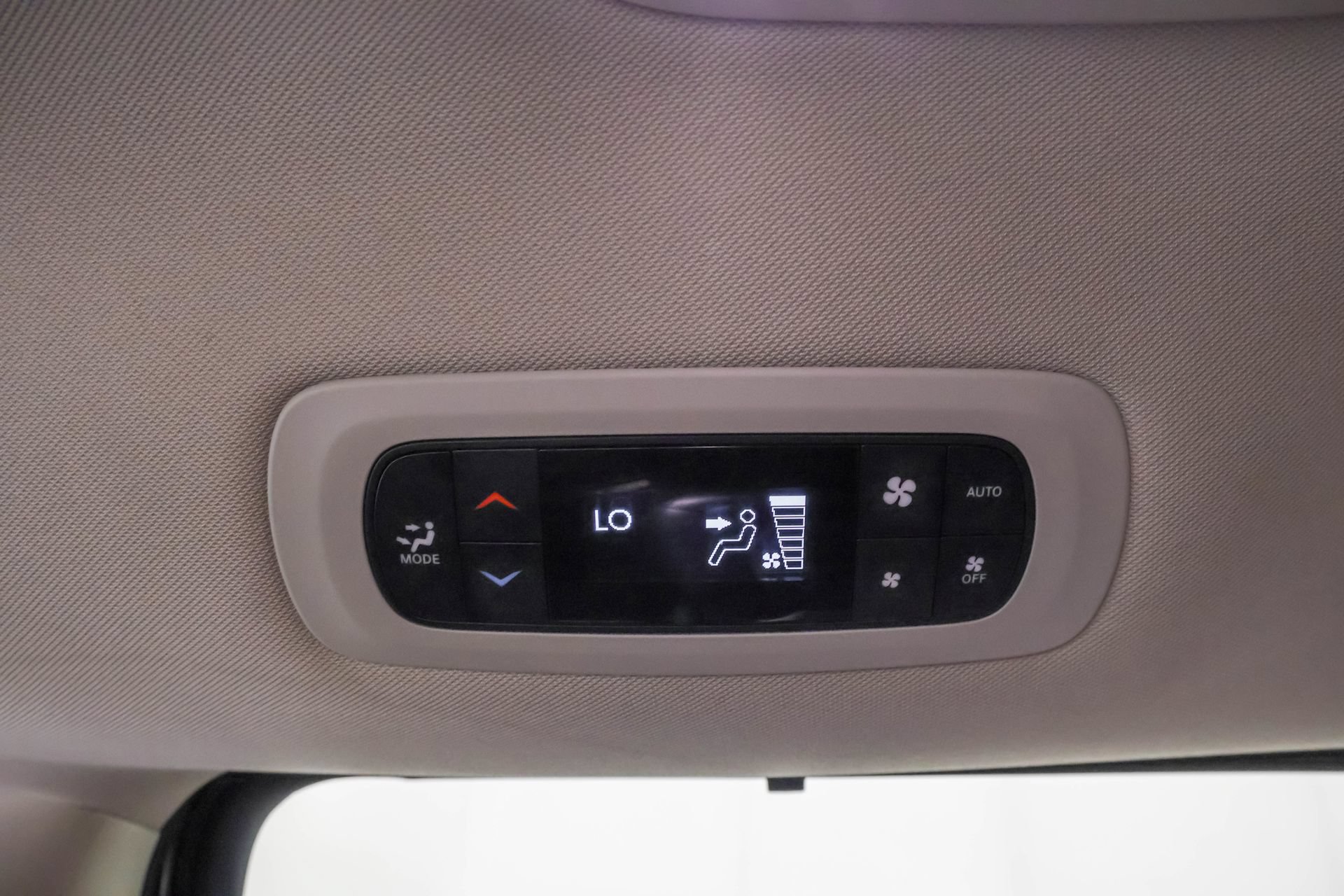 Used 2024 Chrysler Pacifica Touring-L FWD image 38