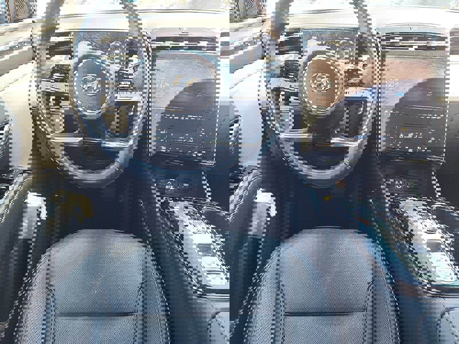 Used 2022 Hyundai Tucson Limited w/ Winter Package image 10