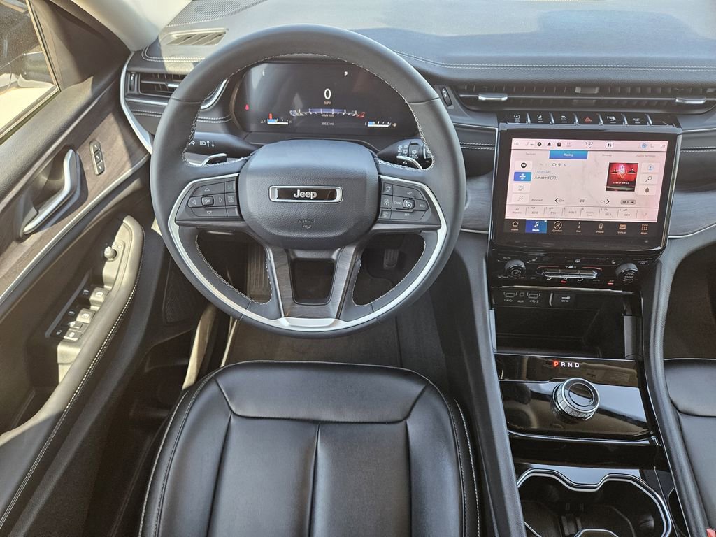 Used 2023 Jeep Grand Cherokee Limited RWD image 32