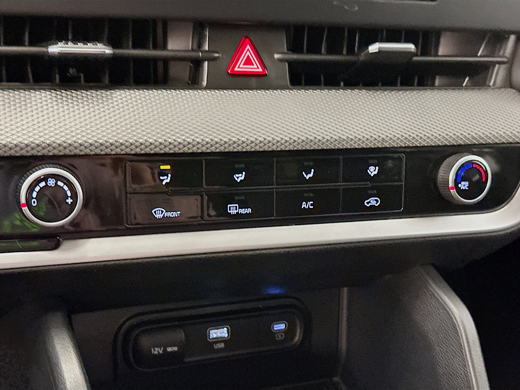 Used 2025 Kia Sportage LX image 23