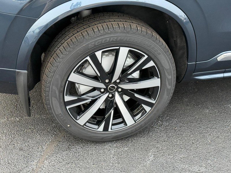 New 2026 Volvo XC90 B6 Core w/ Protection Package image 4