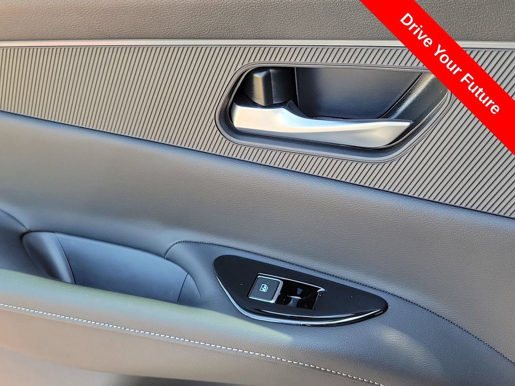 Used 2025 Nissan Murano SV FWD image 22