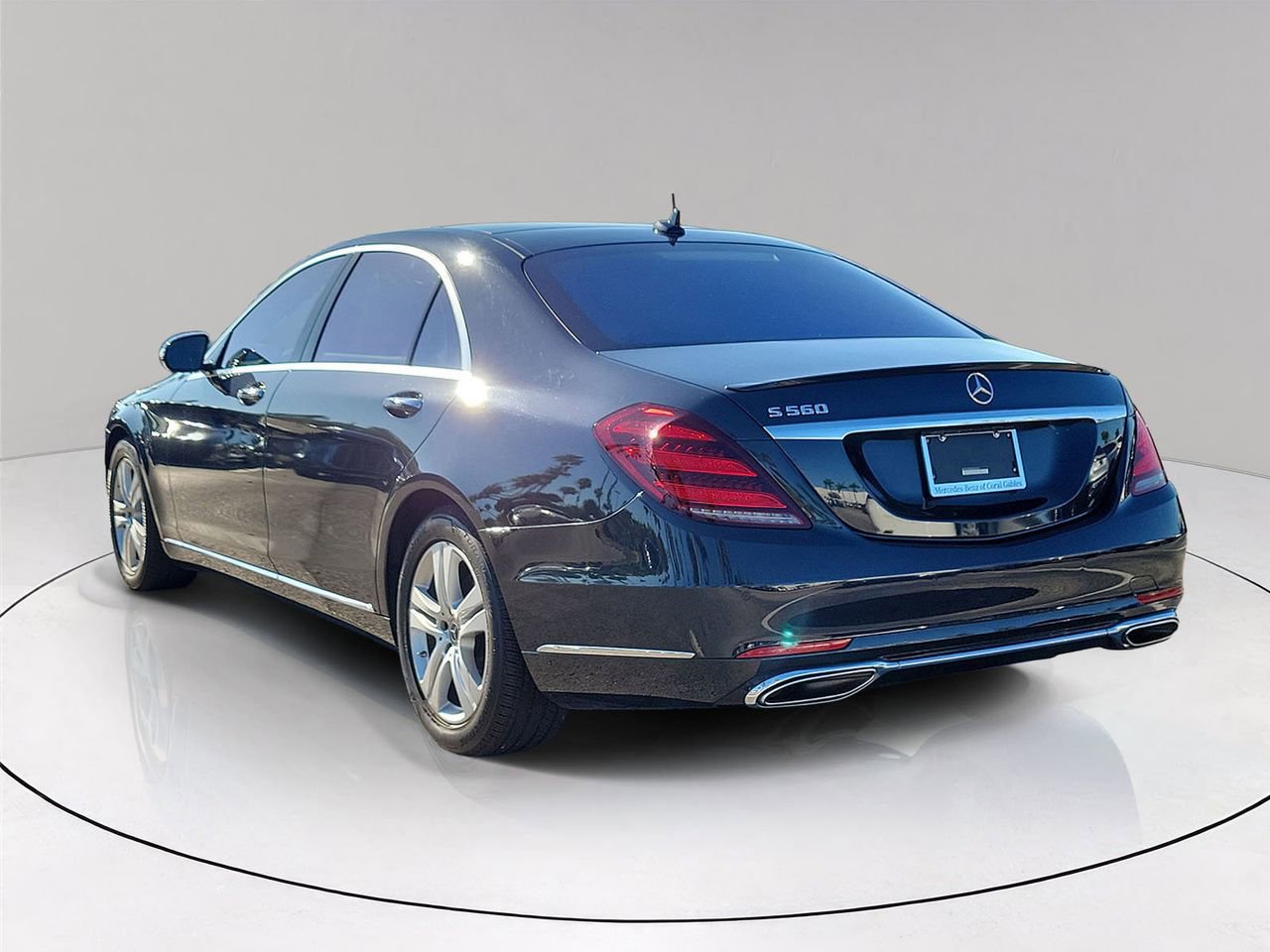 Used 2019 Mercedes-Benz S 560 Sedan image 4