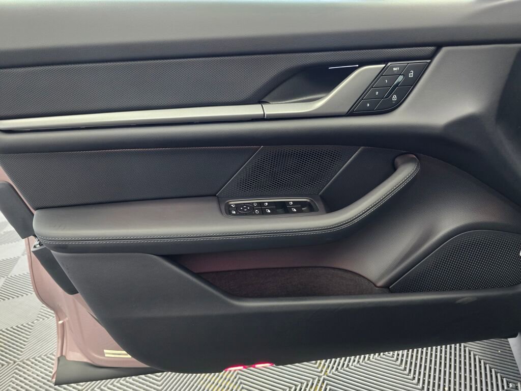 New 2025 Porsche Taycan image 22