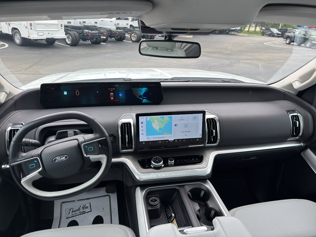 Used 2025 Ford Expedition Platinum AWD/4WD image 11