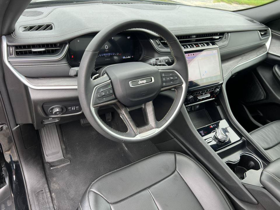 Used 2024 Jeep Grand Cherokee Limited w/ Luxury Tech Group II AWD/4WD image 22