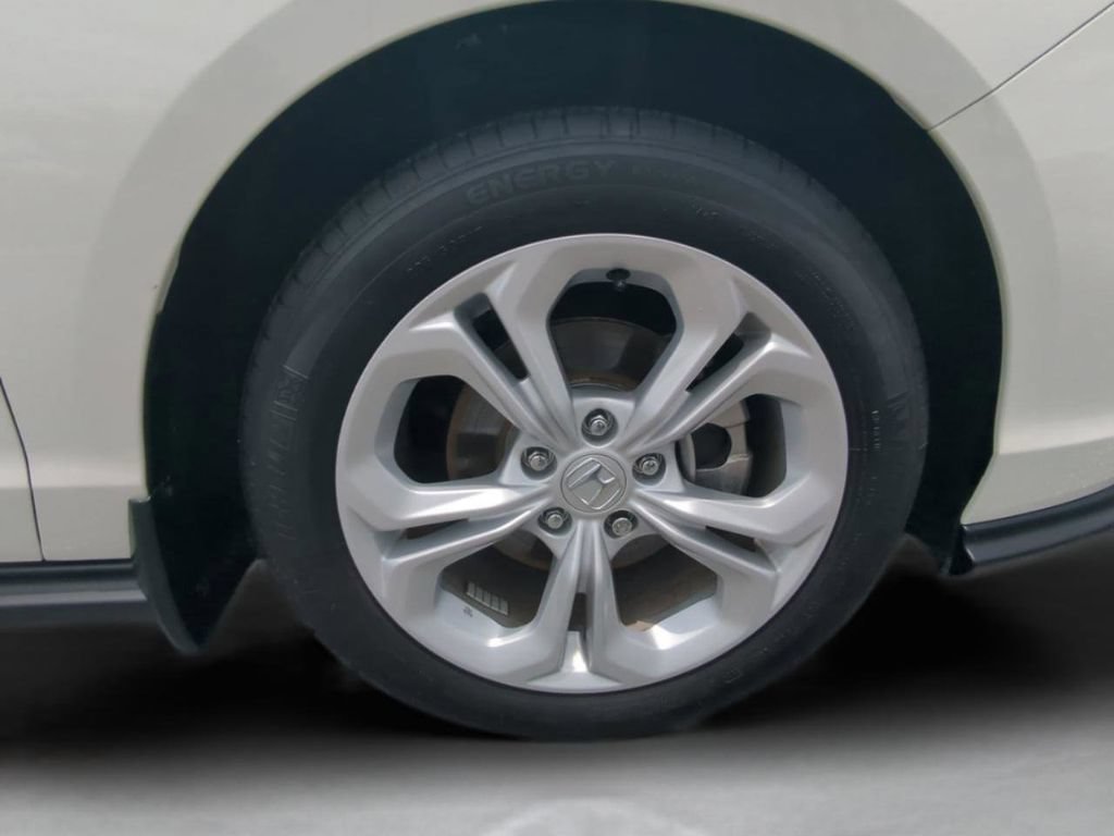Certified 2025 Honda Accord LX image 23