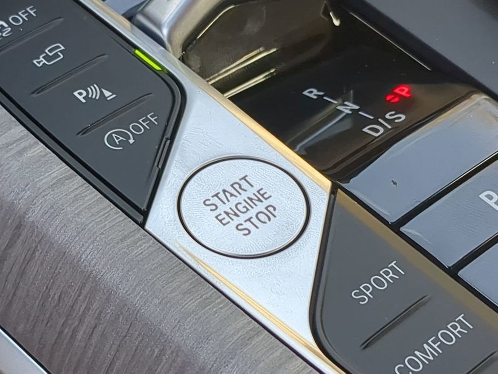 New 2026 BMW 330i Sedan w/ Convenience Package image 27