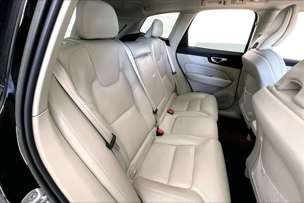 Used 2023 Volvo XC60 B5 Ultimate w/ Climate Package AWD/4WD image 35