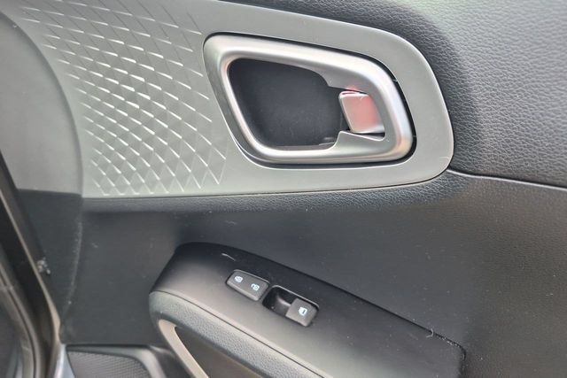 Used 2022 Kia Soul LX FWD image 27