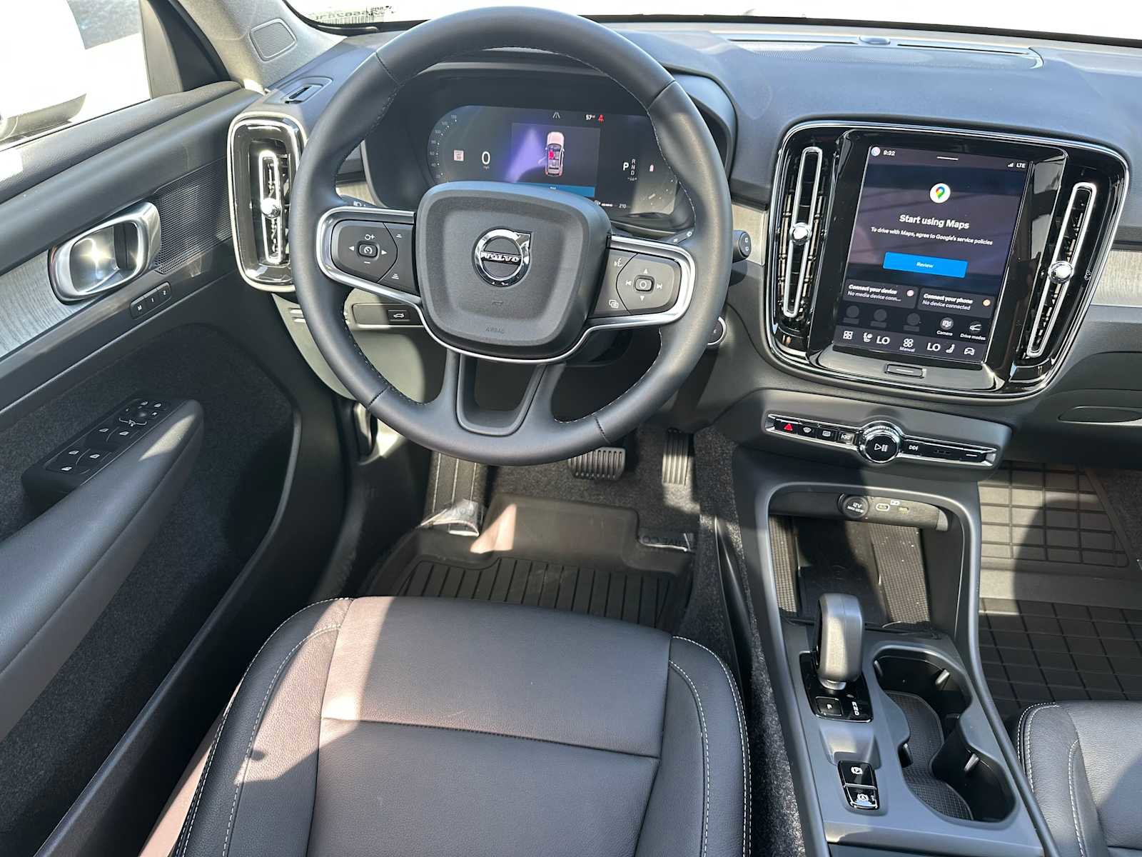 Used 2025 Volvo XC40 B5 Core w/ Protection Package Premier AWD/4WD image 17