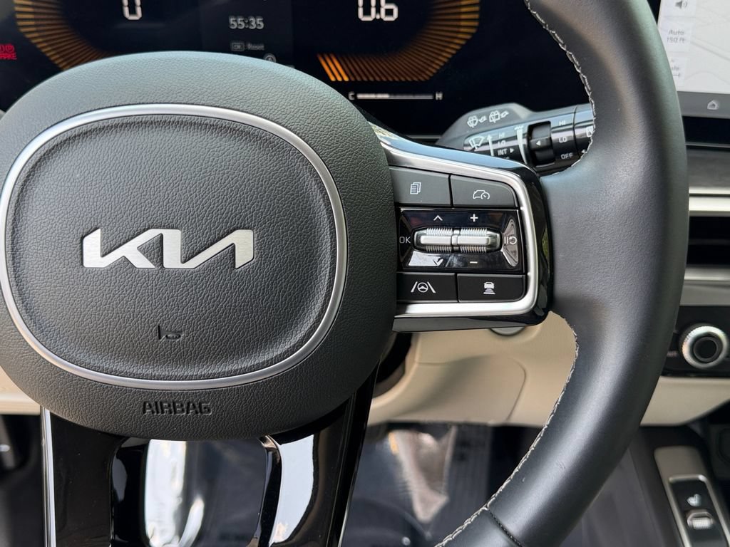 Used 2025 Kia Sorento S AWD/4WD image 19