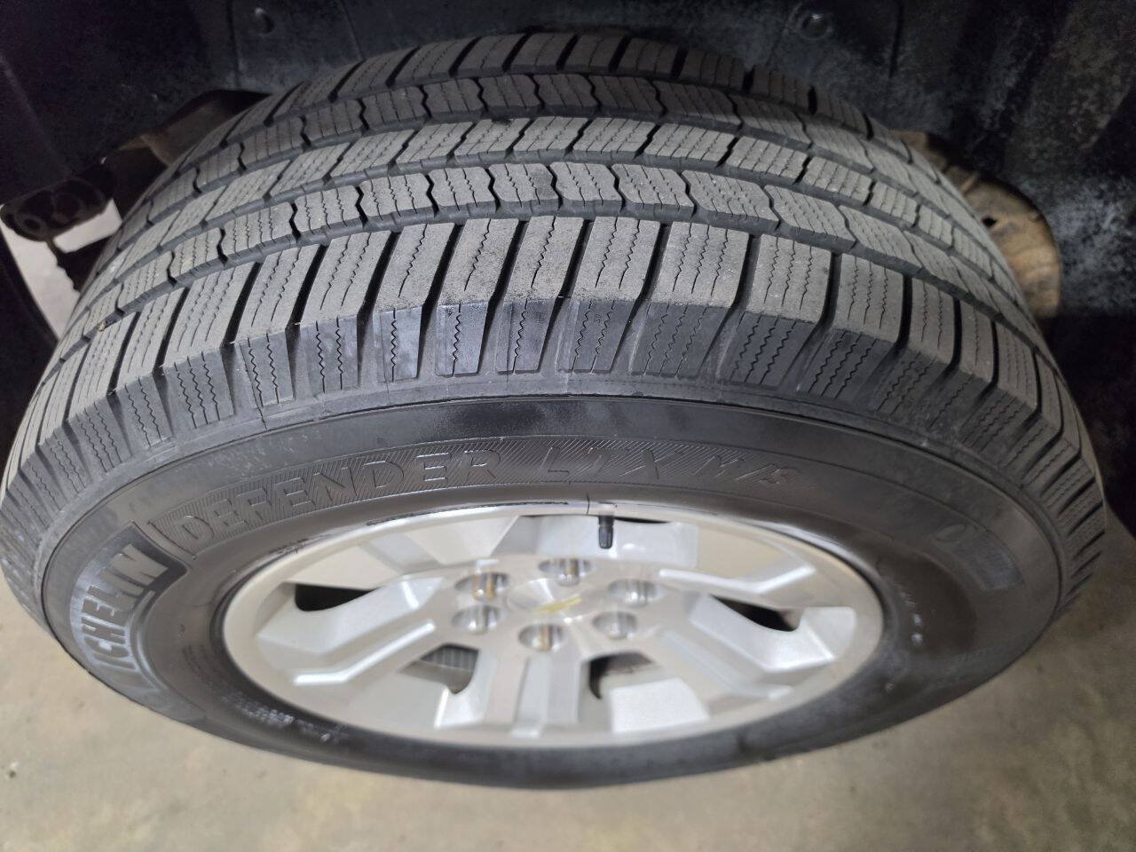 Used 2007 Chevrolet Avalanche LTZ w/ LTZ Preferred Equipment Group AWD/4WD image 9