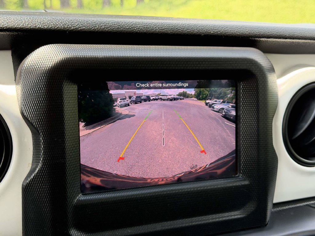 Used 2021 Jeep Wrangler Unlimited Sport AWD/4WD image 3