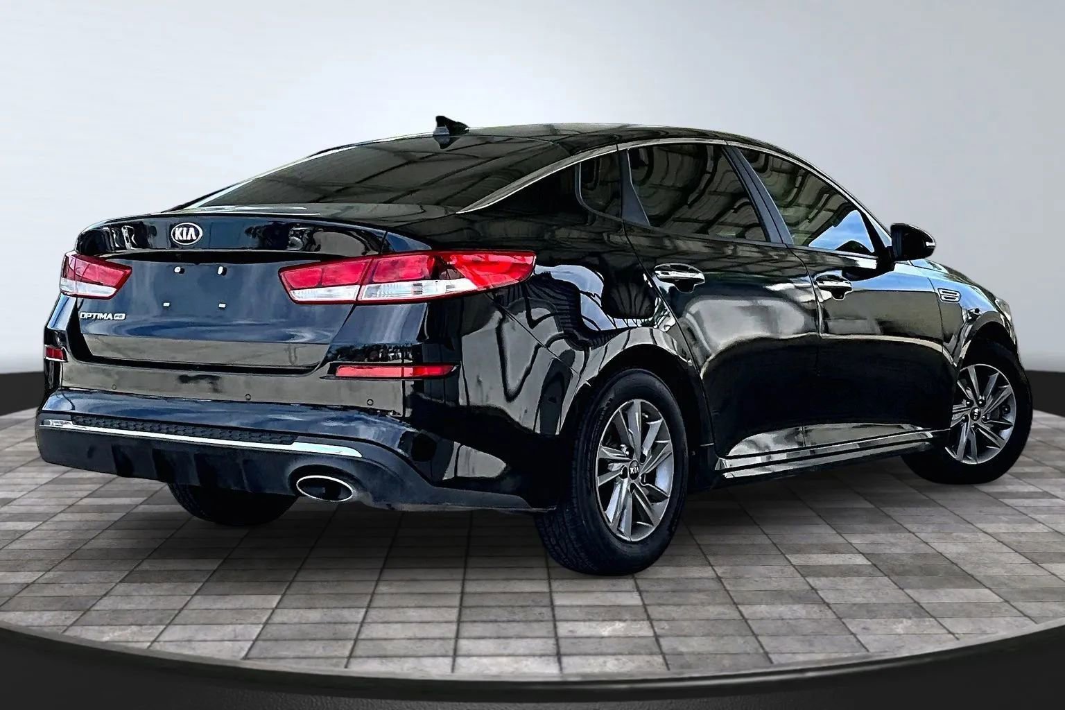 Used 2020 Kia Optima LX FWD image 6
