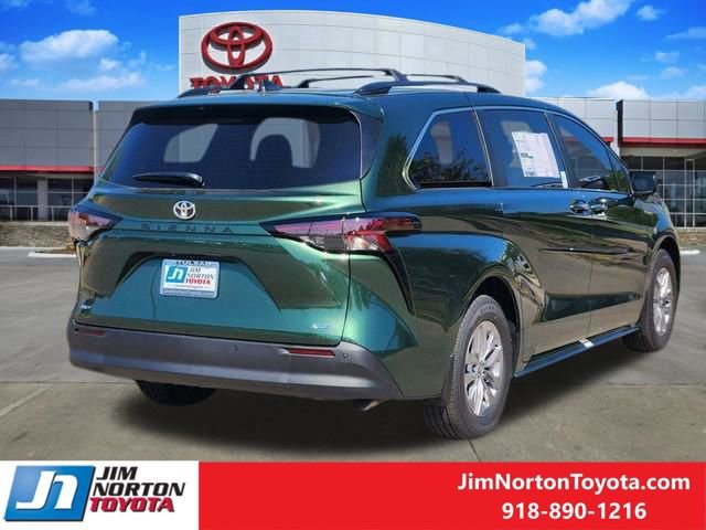 New 2026 Toyota Sienna XLE FWD image 3