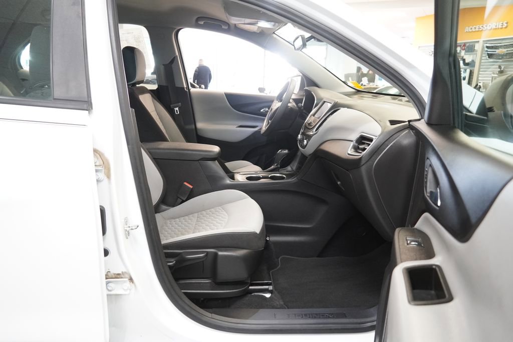 Used 2021 Chevrolet Equinox LS image 10