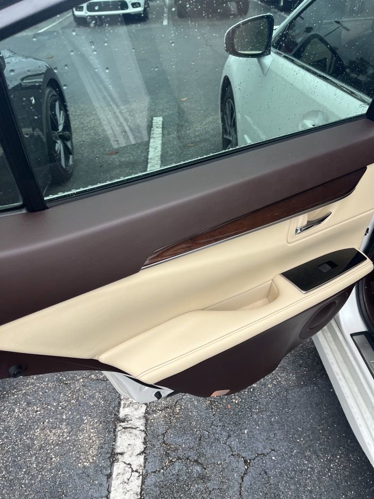 Used 2018 Lexus ES 350 w/ Luxury Package w/Wood Trim image 10