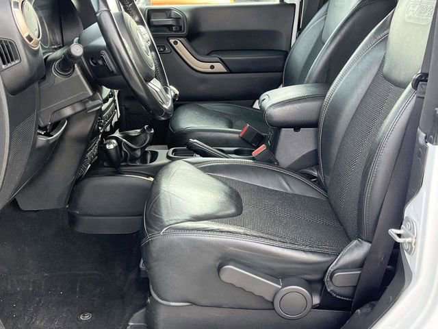Used 2017 Jeep Wrangler 75th Anniversary image 13
