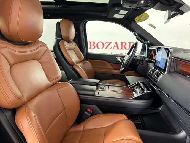 Certified 2021 Lincoln Navigator Reserve w/ Luxury Package AWD/4WD image 16