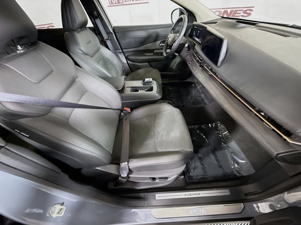 Certified 2025 Nissan Ariya AWD image 33