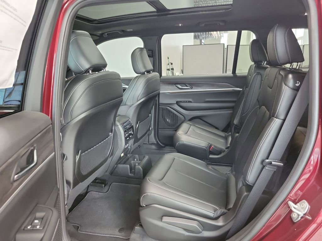 New 2025 Jeep Grand Cherokee L Limited w/ Black Appearance Package image 13