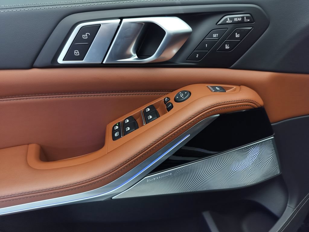 Certified 2026 BMW ALPINA XB7 AWD/4WD image 7