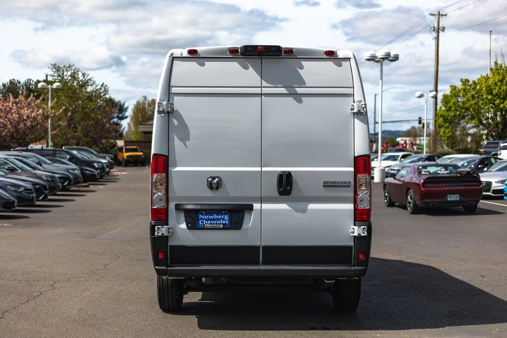 Used 2025 RAM ProMaster 2500 w/ Convenience Group FWD image 8