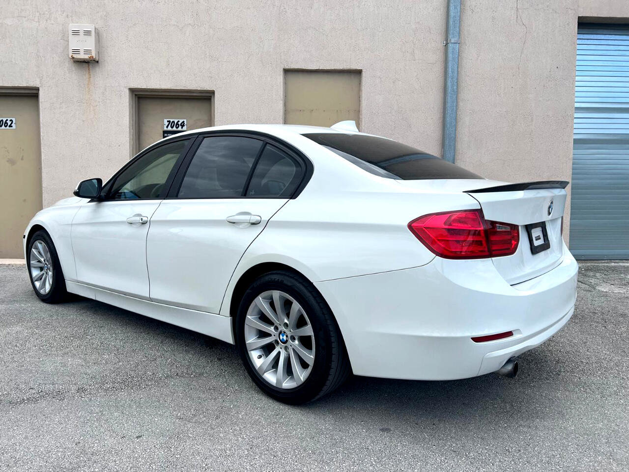 Used 2014 BMW 320i 4dr Sdn 320i RWD image 10