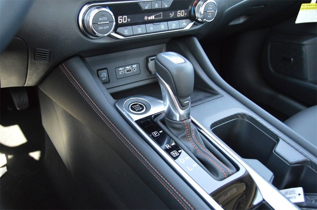 Used 2025 Nissan Sentra SR w/ SR Premium Package FWD image 24