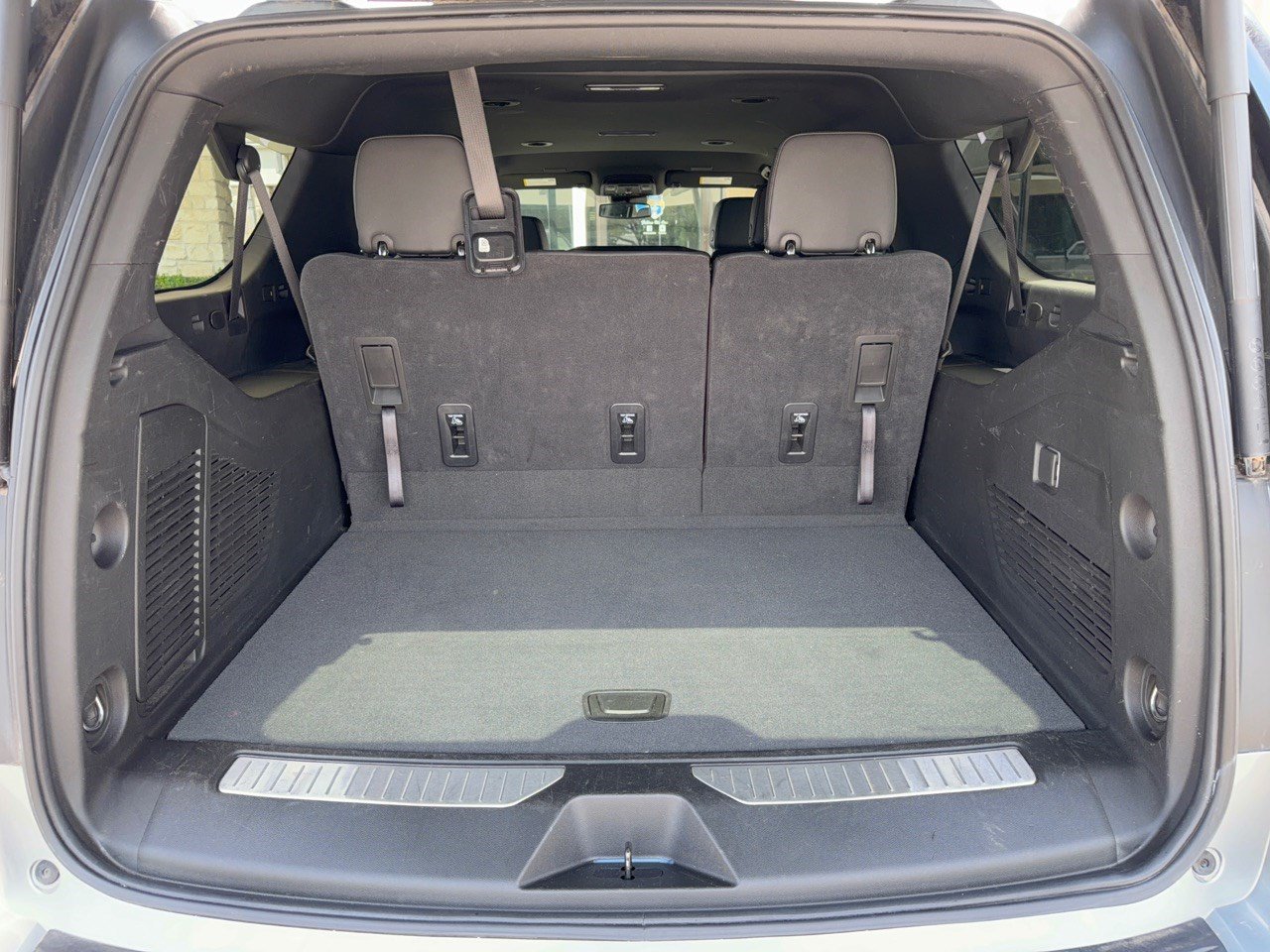 Used 2025 Chevrolet Suburban Z71 AWD/4WD image 28