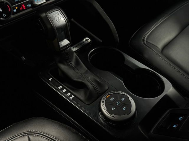 Used 2025 Ford Bronco Badlands image 32