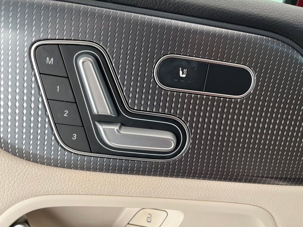 Used 2021 Mercedes-Benz GLB 250 4MATIC image 17